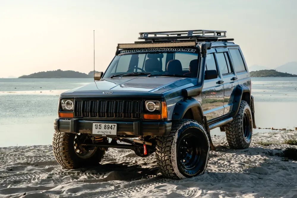 Grey Ghost - Modified island Jeep